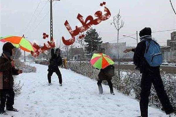 مدارس بعضی شهرهای خراسان رضوی به دلیل بارش برف تعطیل شد