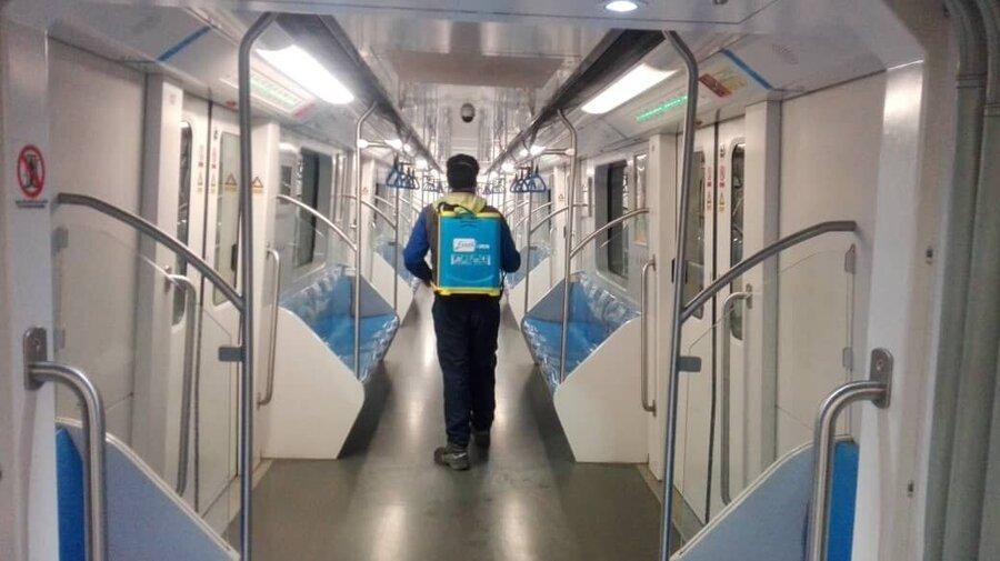 عکس ، مترو شیراز برای پیشگیری از شیوع کرونا ضدعفونی شد