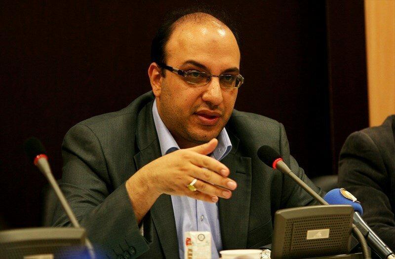 توضیح معاون وزیر ورزش درباره ممنوعیت استفاده از بازیکن شرح معاون وزیر ورزش درباره ممنوعیت استفاده از بازیکن خارجی برای استقلال و پرسپولیس