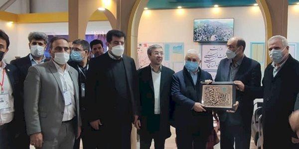 رونمایی از فایل موشن گرافی مسیرهای گردشگری آذربایجان غربی رونمایی از فایل موشن گرافی مسیرهای گردشگری آذربایجان غربی در نمایشگاه تهران