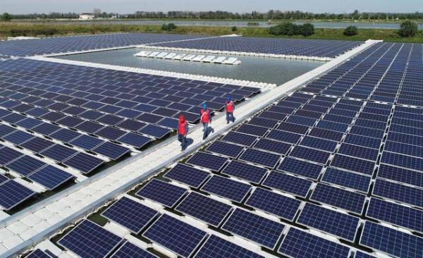 کاشان دارای رتبه نخست تولید برق خورشیدی خانگی در کشور است