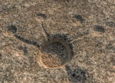 نماد های مرموز حکاکی شده در صحرای قطر
